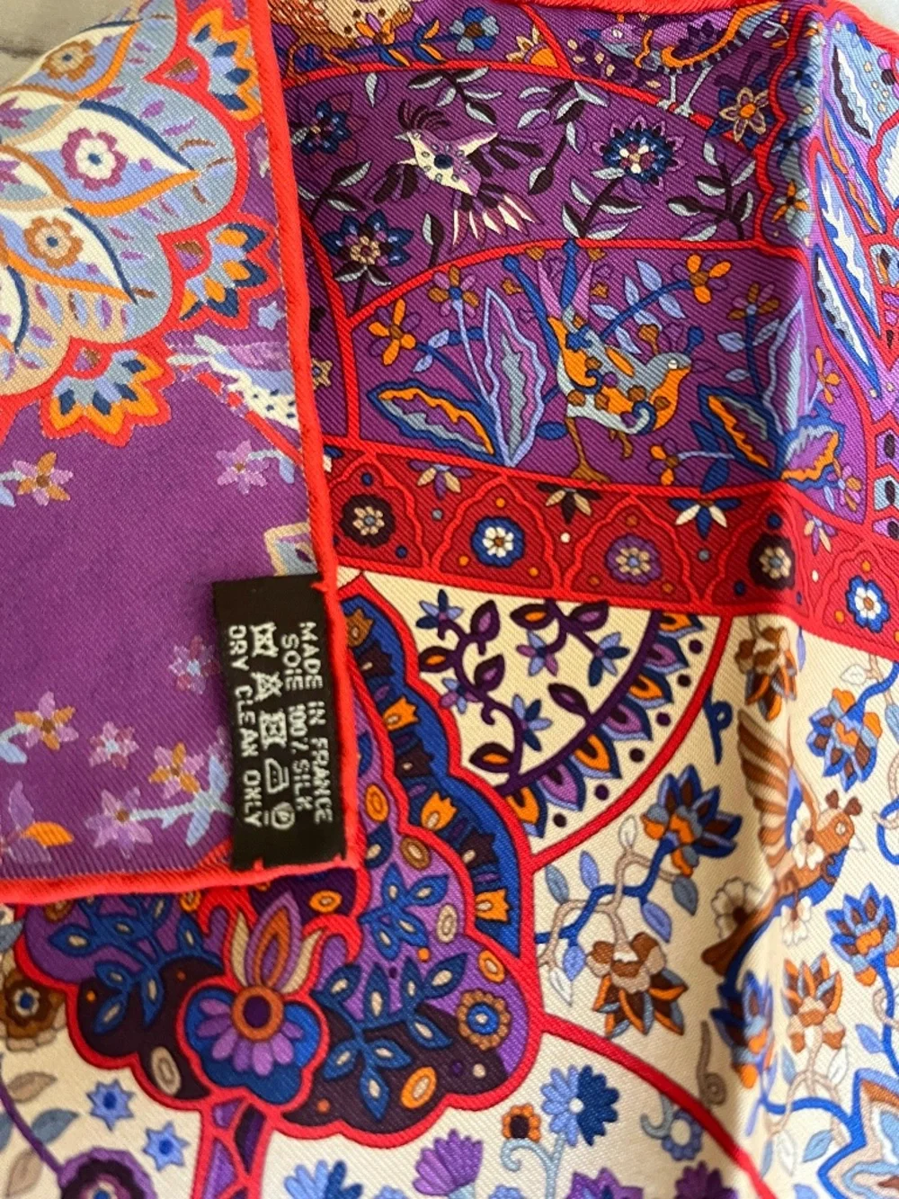 Vintage Hermes 45cm pochette scarf "Au Pays Des Oiseaux Fleurs" - Picture 4 of 6